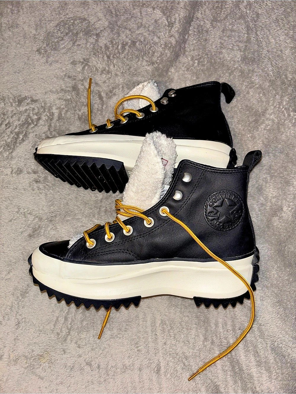 Converse Run Star Hike High Triple Black Sherpa Sneakers Black & White US 7.5